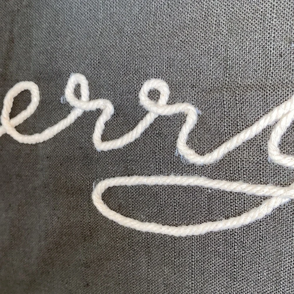 NEW embroidered Christmas table runner with fringe - Picture 3 of 7